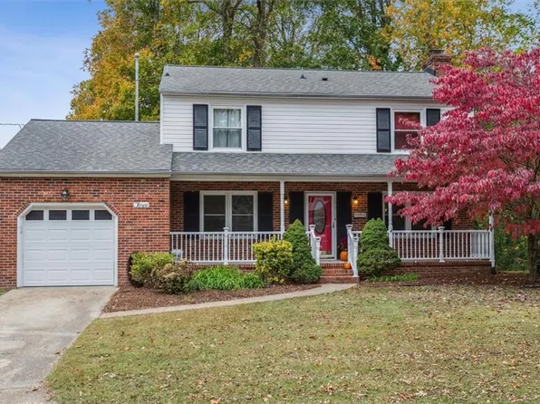 3 Belle Cir, Newport News, VA 23608