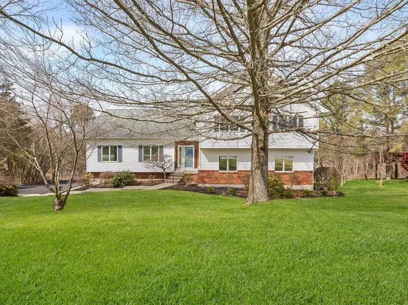 19 Hart Drive, Poughkeepsie, NY 12603