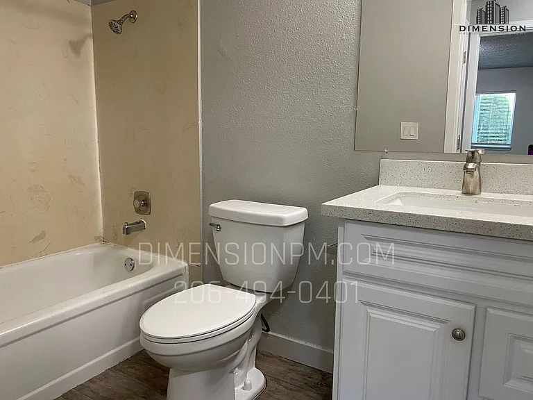 Centrally Located Apartments in Burien! — Photo 9