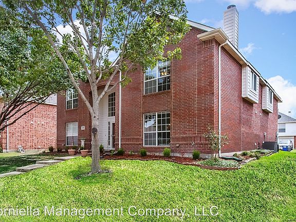 3rd image of 1810 Lake Tawakoni Dr