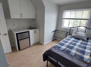 102 Oxford St, Toronto, ON M5T1P3