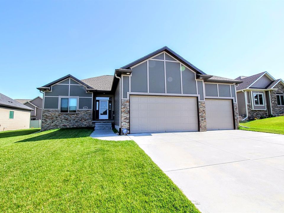 1st image of 2901 Valley Stream Dr