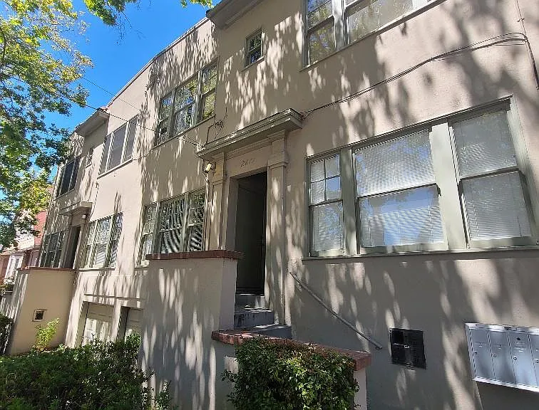2667 Derby St #7 — Photo 2