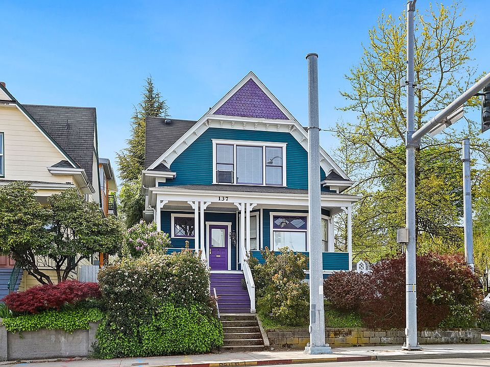 1st image of 137 23rd Ave E