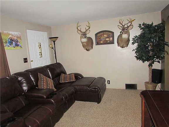 4th image of 3838 Saranac Dr