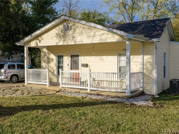 201 N Walnut St, Eldon, MO 65026