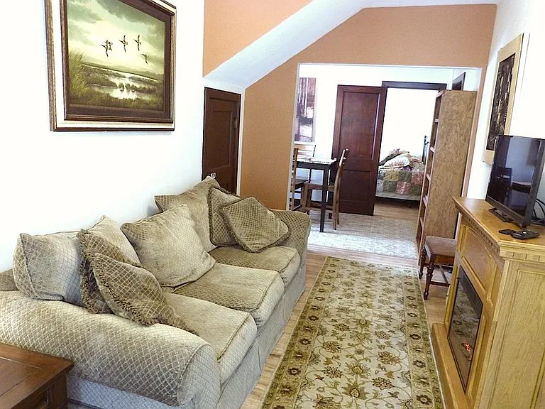 218 S Willson Ave #B — Photo 5