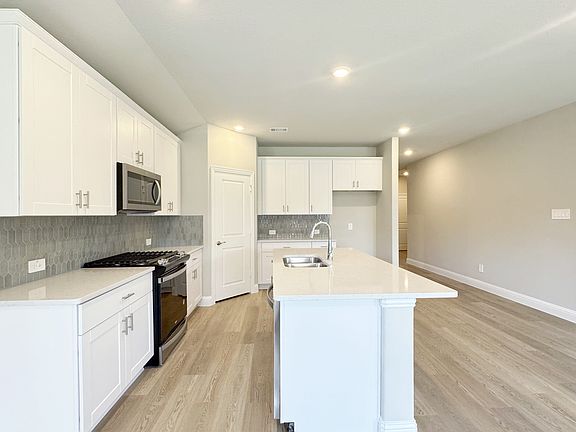 4th image of 3713 Canyon Dr
