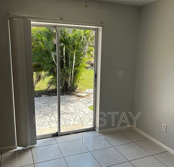 7624 Carrier Rd #3 — Photo 4
