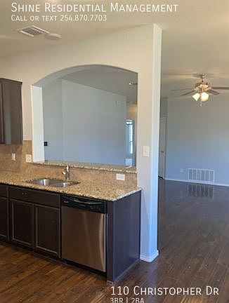 4th image of 110 Christopher Dr