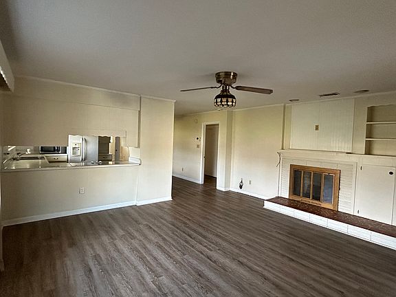 4th image of 801 E Barnard St