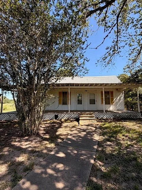 2 bed, 1.5 bath, 1071 sqft, $1,300 — Photo 3