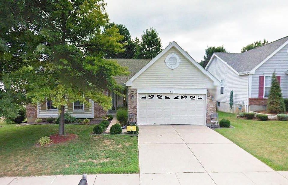 1st image of 9704 Grantview Forest Dr