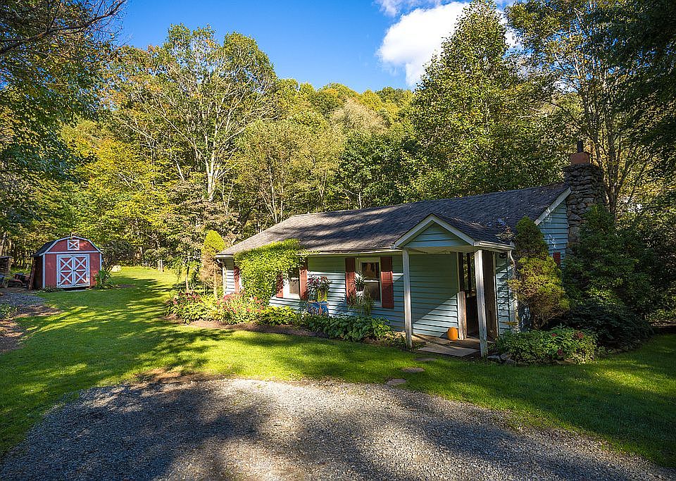 1st image of 302 Gilliam Dr