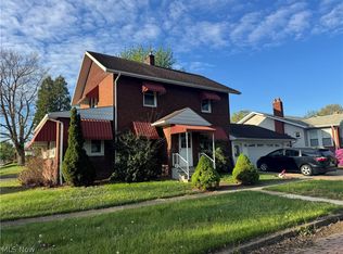 936 N Main St, Uhrichsville, OH 44683