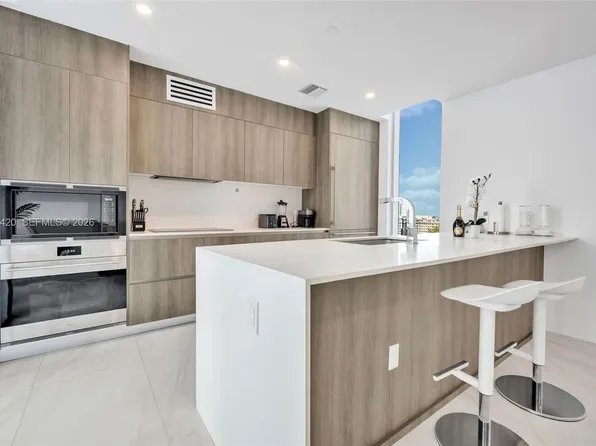 17550 Collins Ave, Sunny Isles Beach, FL