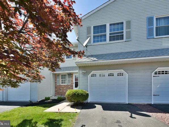 118 Jonathan Dr, North Wales, PA 19454