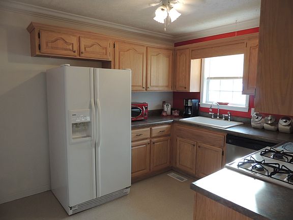 5th image of 119 East Dr
