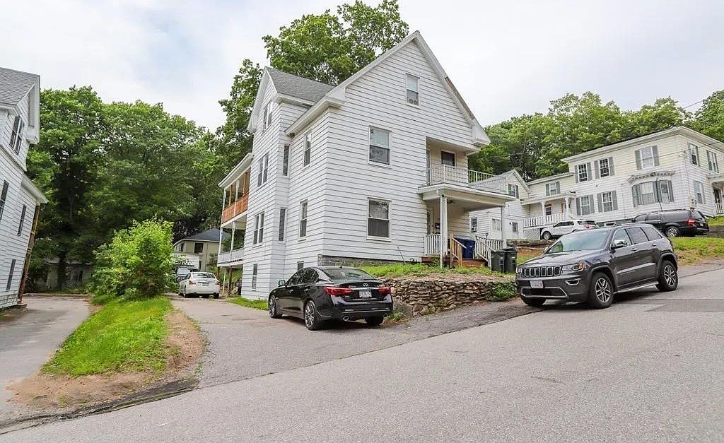 14 Winter St APT 1, Leominster, MA 01453 Zillow