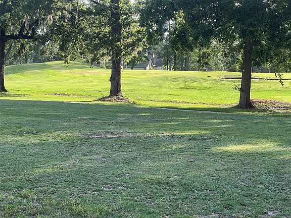 4th image of 16017 Golf Club Dr