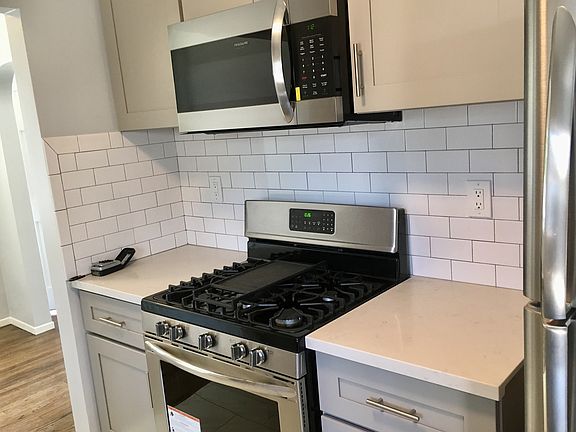 3rd image of 2116-2122 N Magnolia Ave #2116
