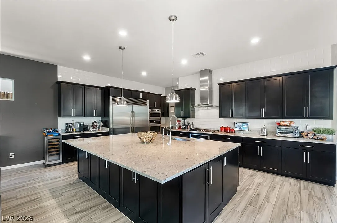 5 bed, 4.5 bath, 3880 sqft, $7,500 — Photo 4