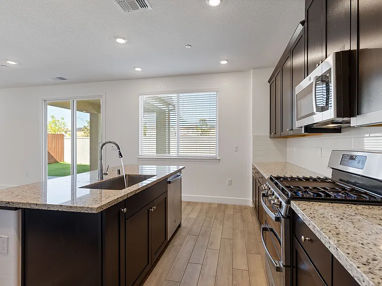 1072 Caraballo Dr — Photo 11