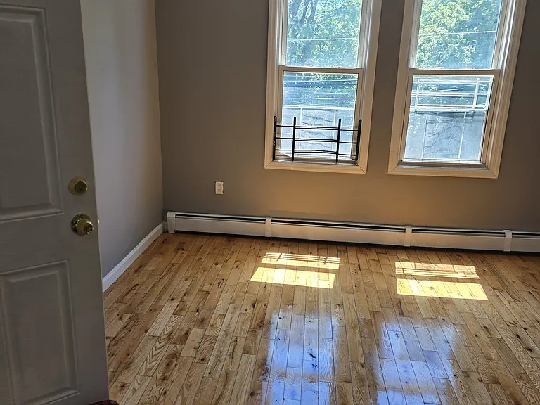 275 Ellis Ave #3 — Photo 4