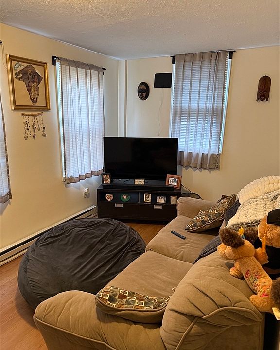 1st image of 220 Middlesex Ave #2