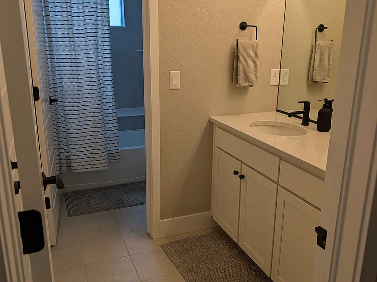 6356 N Emporia Ct — Photo 19