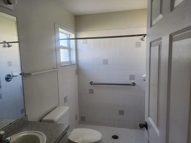 5417 Columbus Blvd — Photo 20