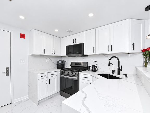 3rd image of 700 1st St APT 3T