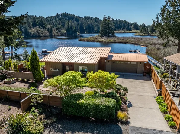 5626 Linda Way, Florence, OR 97439