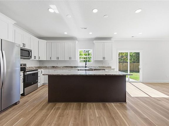 2nd image of 1015 42nd St