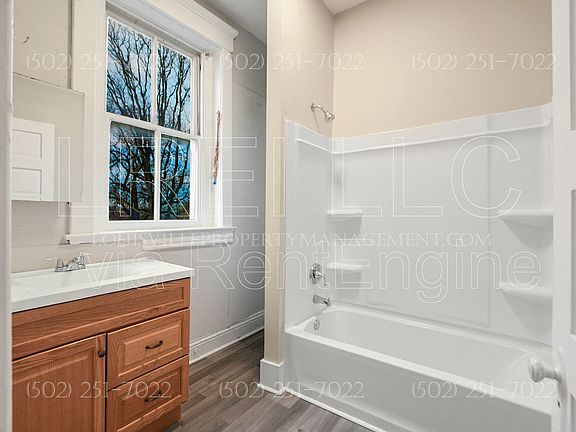 4th image of 305 E Kentucky St