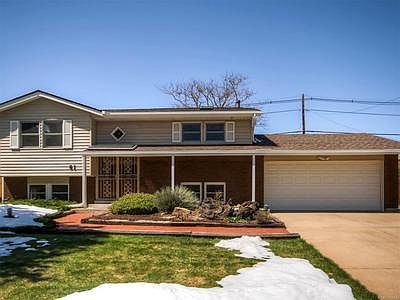 1st image of 61 S Zinnia Way