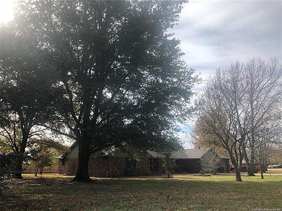 2nd image of 11990 Stonehedge Dr
