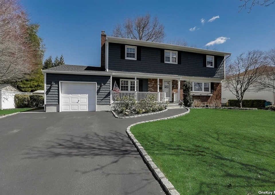 1st image of 14 Vanderbilt Ln