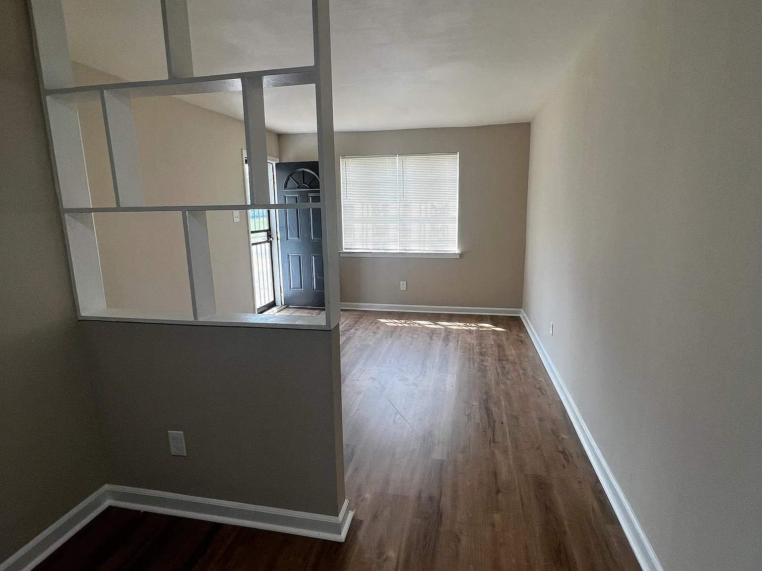 930 Forrest Ave — Photo 3