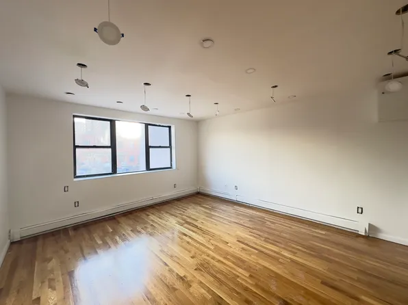 831 Willoughby Avenue image 6 of 12