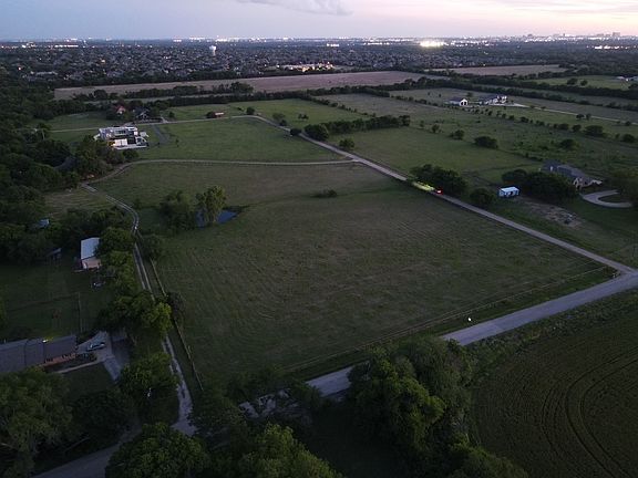 4th image of 1 Gregory Ln