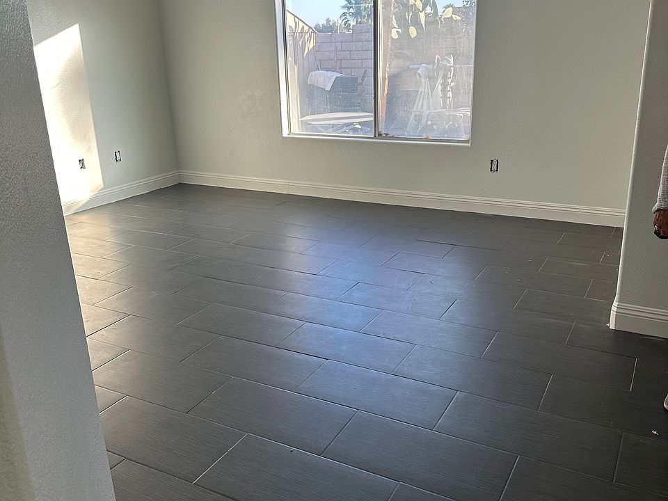 1st image of 84291 Avenida Florabunda