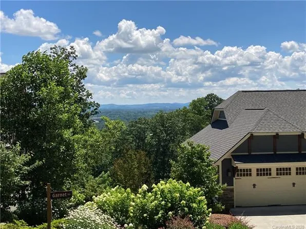 50 Garnet Way, Hendersonville, NC 28791