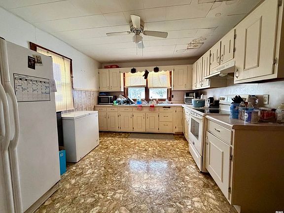 5th image of 728 W Parish St
