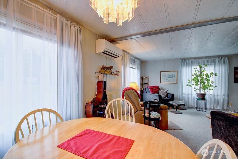 5th image of 920 Maple Lane #3