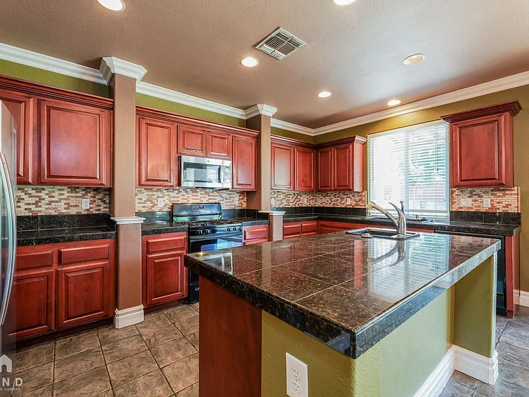 9351 Palmerson Dr — Photo 14