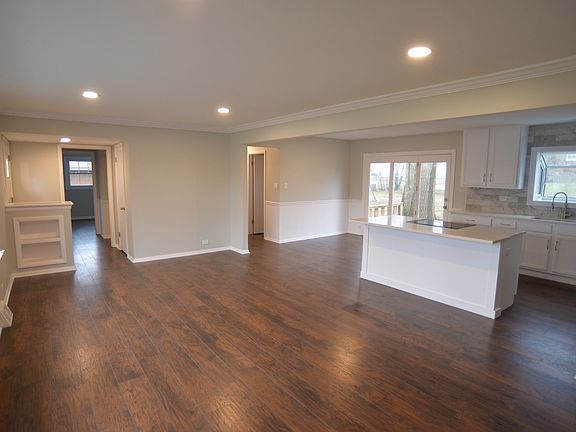 3rd image of 7311 W College Dr