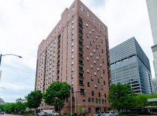 345 N Canal St APT 702, Chicago, IL 60606
