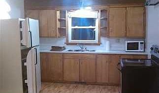 5th image of 428 E Ann St