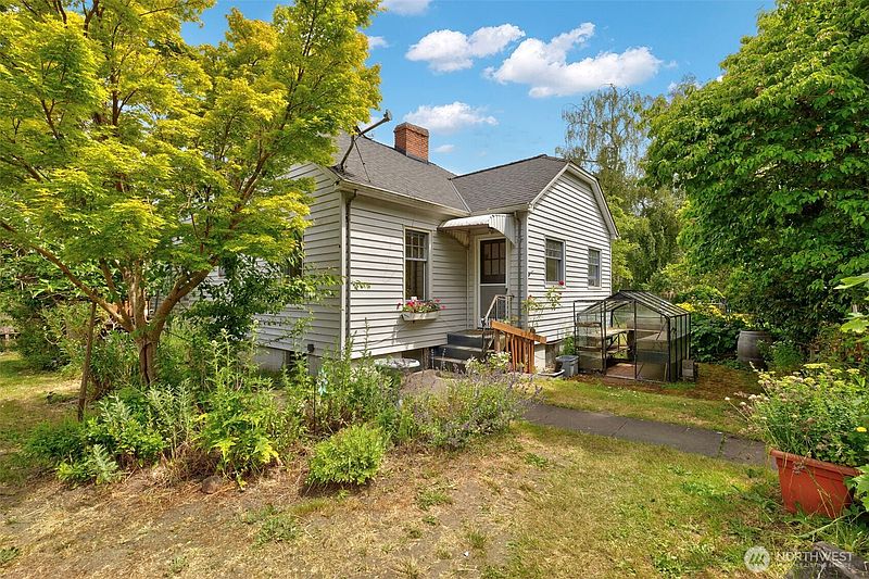 2nd image of 20 Hadlock Avenue